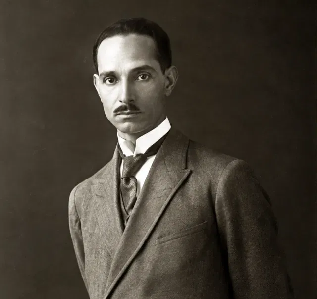 عبد الوهاب عزام